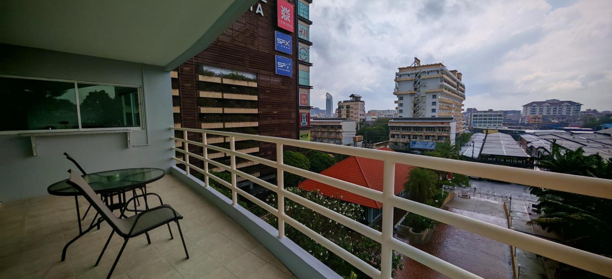Condo Express Pattaya Exterior foto